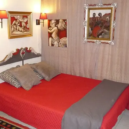 Aux Armoiries De Apartamento